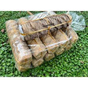 กระทงใบตองแห้ง 5 กลัด   1 ถุง  มี 10 แถว (1000 ใบ)