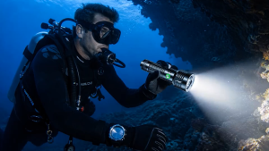 ASAFEE D812A Night Diving Flashlight 1500LM XHP70 LED IPX8 Underwater Fishing Torch Dual 26650/18650 Battery Powered Lanyard Scuba Flashlight