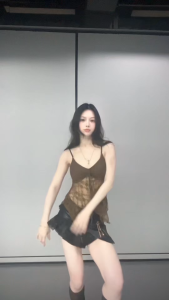 Áo Croptop Hai Dây Phối Ren Form Ôm Tôn Dáng Phong Cách Vintage Cá Tính