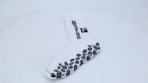 ถุงเท้าบอลกันลื่น ถุงเท้า Mid Tube ถุงเท้ากีฬา นุ่มสบาย สวมใส่สบาย ซับเหงื่อ ระบายอากาศ ป้องกันแรงเสียดทาน