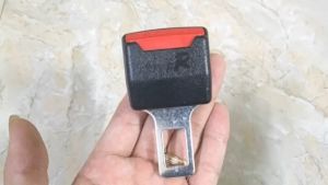 Bộ 2 Chốt cài dây bảo hiểm ngắt tiếng kêu TYPF R loại nối tiếp dùng cho mọi xe