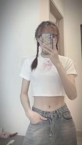 Áo Thun Croptop Nữ Phối Họa Tiết In Hình Nơ Hồng Dáng Vừa Phong Cách Hàn Quốc Dễ Thương
