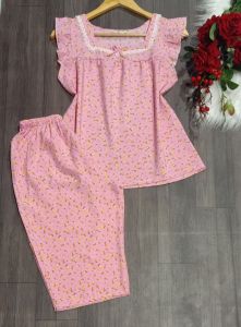 Đồ bộ lụa 100d quần lửng 50-65kg mặc vừa nhẹ thoáng mát