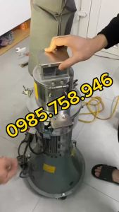 Máy xay thảo dược sản phẩm khô công nghiệp công suất 3000W - 6 búa đập liên hoàn dạng đứng