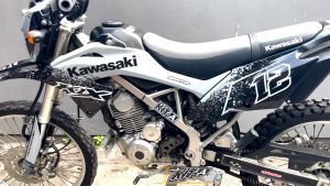 Decal sticker KLX 150 BF - decal sticker KLX 150 BF dekal stiker Motif ABSTRAK HITAM ABU D-A3-638
