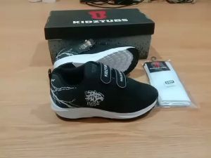 Sepatu Sekolah Anak Laki Laki Karakter Gaming Evos Perekat Warna Hitam Gratis Kaos Kaki Usia PAUD TK SD SMP-KIDZTUBS200272423