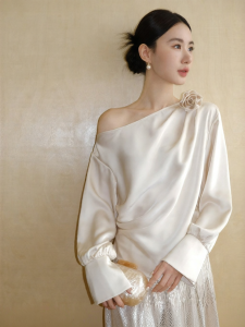 XXNING | Áo Blouse Thiết Kế Hoa 3D Nếp Li