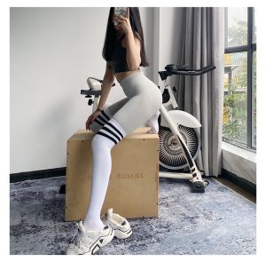 ถุงเท้าวิ่งกีฬาข้อสูงถึงเข่าสำหรับผู้หญิง ถุงเท้าโยคะ ถุงเท้าเต้นรำ ถุงเท้าป้องกันข้อ ถุงเท้าลายทาง ถุงเท้ากีฬา