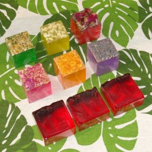 Yunnan Rose Handmade Essential Oil Soap Natural Face Washing Bath Bath Body Hydrating and Oil Controlling Female Cleansing Essential Oil Soap