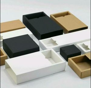 กล่องของขวัญ กล่องใส่สินค้าฝาสไลด์ กล่องกระดาษคราฟท์ กล่องสีขาว กล่องสีดำ กล่องสไลด์