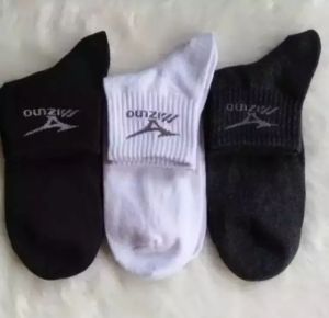 kaus kaki hitam putih..SD/SMP/SMA.HARGA TERMURAH YA KAK...
