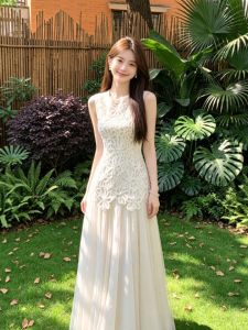 CHANGTONG | French Style Lace Trimmed Waist Cinching Dress