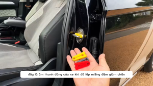 Bộ 4 tấm bảo vệ khóa cửa ô tô chống trầy xước và giảm tiếng ồn