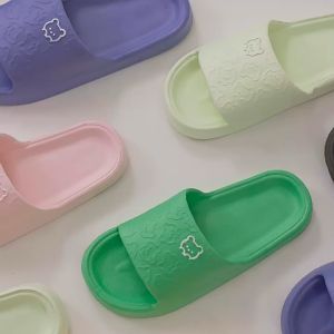 2024 Cool Slippers Summer Couples Indoor Lightweight and Durable Mens and Womens Home Slippers