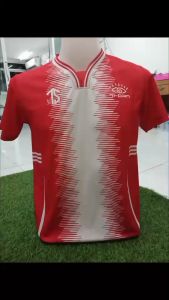 คำถาม: เสื้อกีฬาคอวายแขนสั้น  เนื้อผ้าไมโคร ลายผ้าเม็ดข้าวสาร  อธิบายเพิ่มเติม