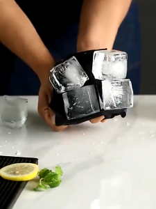 กทมจัดส่ง แม่พิมพ์น้ำแข็ง ถาดน้ำแข็ง 8 ช่อง วัสดุ ผลิตจากซิลิโคน ยืดหยุ่นได้ดี ไม่เสียรูปง่าย น้ำแข็งก้อนแยกออกง่าย