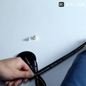 จัดส่งจากจีน [2025] น้ำหอมปรับอากาศในรถยนต์ Xiaocheng Yixiang ใหม่ กลิ่นหอม Osmanthus Gardenia ของตกแต่งแขวน น้ำหอมแข็ง ของขวัญระดับสูงสำหรับรถยนต์ 3.8