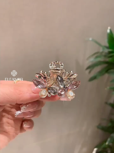 Kẹp tóc nữ Eleanor Accessories hình hồ điệp đính đá phụ kiện tóc kẹp tóc càng cua 10158