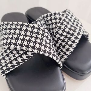 Leora Veddira - Bloomberg - Sandal Wedges Big Size Jumbo - BIG SIZE JUMBO - Hak 4 cm - BS Wedges Tribal - SANDAL BIG SIZE JUMBO - Sandal Big Size Jumbo Wanita - Sendal Dewasa Perempuan