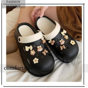 KDAShop งานเข้าใหม่ รองเท้าแตะแฟชั่นแบบสวมหัวโต งานดี ทรงสวย พื้นนุ่มๆมาพร้อมชุดตัวติดลวดลายสุดคิ้วท์ ใส่สบาย มีรูระบายอากาศ อย่างดีไม่ร้อนเท้า ราคาดี บอกเลยว่า สาวๆต้องมีติดบ้าน