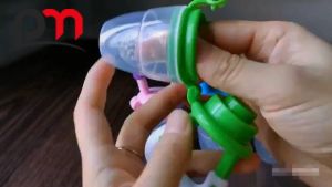 Baby Pacifier Fresh Food Feeder - Silicone Nipple Teething Toy - Reusable BPA-Free - Small Handle for Self-Feeding - Suitable for 6 Months to 2 Years