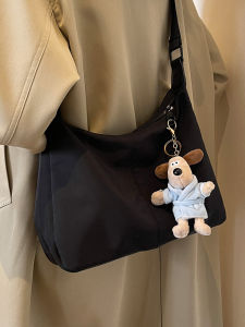 Fashionable Minimalist Large Capacity Shoulder Bag Versatile Crossbody Bag Quality Material Popular Design for Young Adults