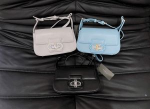 [CHUẪN HÃNG]Túi nữ đeo chéo /Đeo vai Icon 2 kiểu đeo mã mới toanh chất da trơn mịn (Size 21.5)