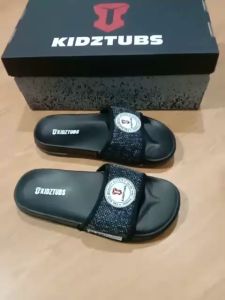 Sandal Anak Laki Laki Karet Slipper Slide Selop Slipon Jepit Karakter Warna Hitam Usia 6-10 Tahun-KIDZTUBS1021100724