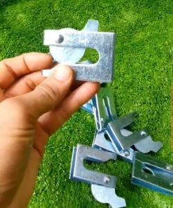 Khoá tự động chuồng heo chó mèo gia súc gia cầm.