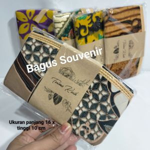 Isi 50 Pcs Souvenir Pernikahan/Hadiah Dompet Ibu Ukuran Panjang 16 x Tinggi 10 Cm Sudah Kemasan Plastik Dan Kartu Ucapan Terimakasih Coklat