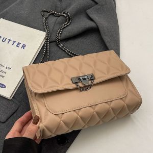 French-Style Niche Bag Premium Textured Quilted Shoulder Chain Handbag Fashionable Versatile and Vintage Crossbody Bag Beg Tangan Wanita