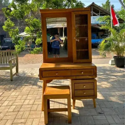 Meja Rias Minimalis Jati Laci Penyimpanan & Cermin Kaca Desain Elegan