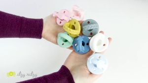 Itzy Ritzy Sweetie Pal Pacifier Holder Stuffed Toy with 1pc Pacifier Puting Washable BPA Free