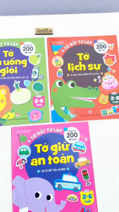 Sách Tớ rất tự lập: Tớ ăn uống giỏi Tớ lịch sự Tớ giữ an toàn - tô màu trò chơi và bóc dán hình đề can- Kim Đồng
