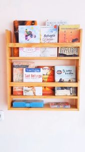 Rak Buku Minimalis Dinding: Desain Modern & Ekonomis