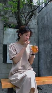 Đầm xoắn form xuông mặc được hai mặt