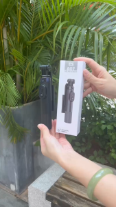 🔥【SG READY STOCK】🔥 Wireless Bluetooth Selfie Stick Built-in 30 mah battery Aluminum alloy material type-c