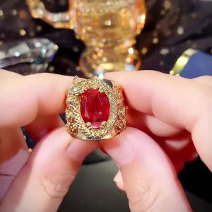 Huitan Luxury Gold Color Dragon Pattern Men Rings Inlaid Big Oval Red Stone Noble Wedding Party Finger Rings Male Trendy Jewelry