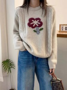 Floral Pattern Honey Bear Fleece Knitted Sweater Womens Winter Base Layer Shirt Trendy European Style Long Sleeve Cashmere