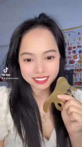 Lược Sừng Chải Thông Kinh Lạc Giảm Rụng Tóc Mát Xa Da Đầu Ấn Huyệt Lược Chải Tóc Gỡ Rối