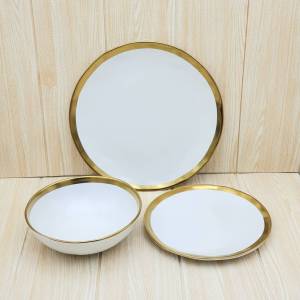 ชามเซรามิค สีขาว ขอบทอง มี 5 แบบ มาก นาน และ 5 แบบ เพียง 7.8 นิ้ว ให้บริการจากชนิด 5 แบบ จาน 10.3 นิ้ว และ 5 แบบ จานทรงรี 10.1 x 10.8 นิ้ว จากความน่าเชื่อถือในความสะอาด และคุณภาพ สามารถเซิร์มได้