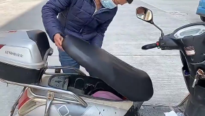 Motorcycle Seat Cushion Cover PU Leather Cushion Sunscreen Cover Waterproof Elastic Motorcycle Seat