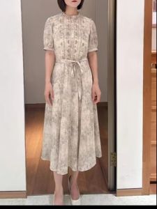 ชุดเดรสยาวปานกลางปักลายสไตล์จีนใหม่สำหรับผู้หญิง ชุดราตรีเอวสูง แขนสั้น คอตั้ง ทรงเอ ชุดราตรีสุดหรู