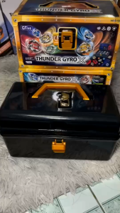 ลูกข่างโลหะหมุน ลูกข่างหมุน Combo Set THUNDER GYRO X ของเล่นเด็ก มีกล่องให้ พร้อมส่ง ซื้อเซ็ตนี้สุดคุ้ม เป็นเซ็ตคุ้มสุด ของเล่นสำหรับเด็ก ของเล่นต่อสู้