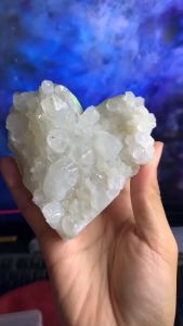 Trái tim đá thạch anh trắng tự nhiên năng lượng tình yêu vũ trụ 291