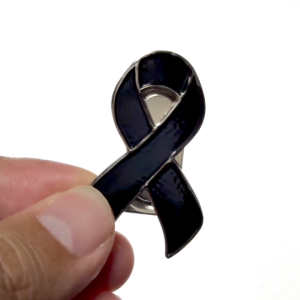 ส่งจากโรงงานไทย โบว์ไวอาลัย แบบแม่เหล็กและเข็มกลัด ลงสีดำ ขอบเงิน และขอบทอง ราคาโรงงาน