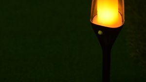 Vimite Đèn pin năng lượng mặt trời  LED Đèn pin năng lượng mặt trời Khu vườn năng lượng mặt trời ngoài trời không thấm nước Sọc ngọn lửa Đèn sân hiên cho sân phố Ban công Hàng rào chiếu sáng trang trí