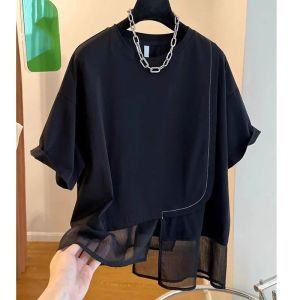 เสื้อยืดแขนสั้นหลวมสไตล์เกาหลีสำหรับผู้หญิงไซส์ใหญ่ 300 ปอนด์ ทรงไม่สมมาตร เสื้อตัวเล็กสุดเก๋สำหรับฤดูร้อน