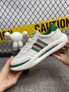 Summer New Men's Sports Shoes: Korean Casual Lightweight Running Shoes Size 39-44