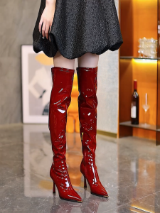รองเท้าบูทส้นสูงหัวแหลมสีแดงทองเหลือง ทรงยาวถึงเข่า สำหรับผู้หญิง ฤดูใบไม้ร่วง/ฤดูหนาว ด้านข้างซิป หนัง PU รองเท้าบูทแฟชั่น